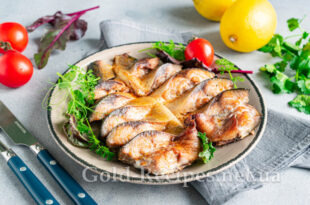 Скумбрія запечена в духовці шматочками з соєвим соусом