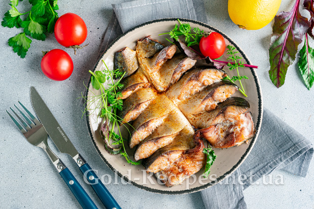 Скумбрія запечена в духовці шматочками з соєвим соусом