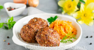 Котлети в духовці (ніжні, соковиті та дуже смачні!)