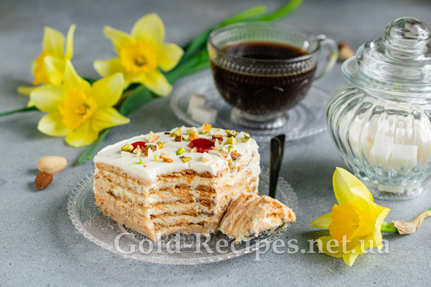 Торт без випічки з печива і вершковим кремом