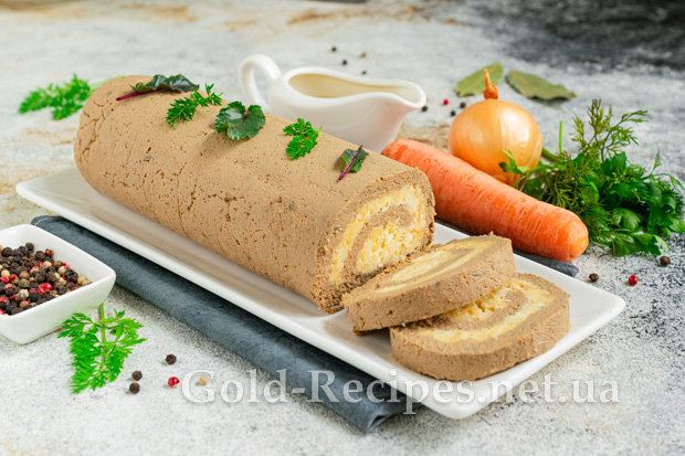 Рулет з курячої печінки з начинкою з копченої моцарелли