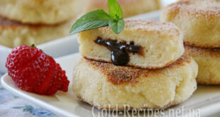 Сирники з манкою та шоколадом всередині