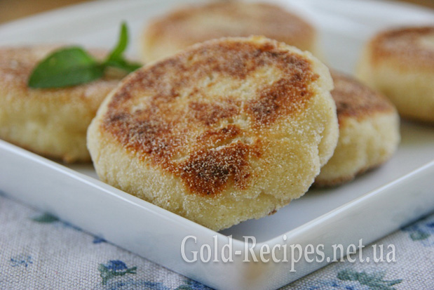 Сирники з манкою та шоколадом всередині